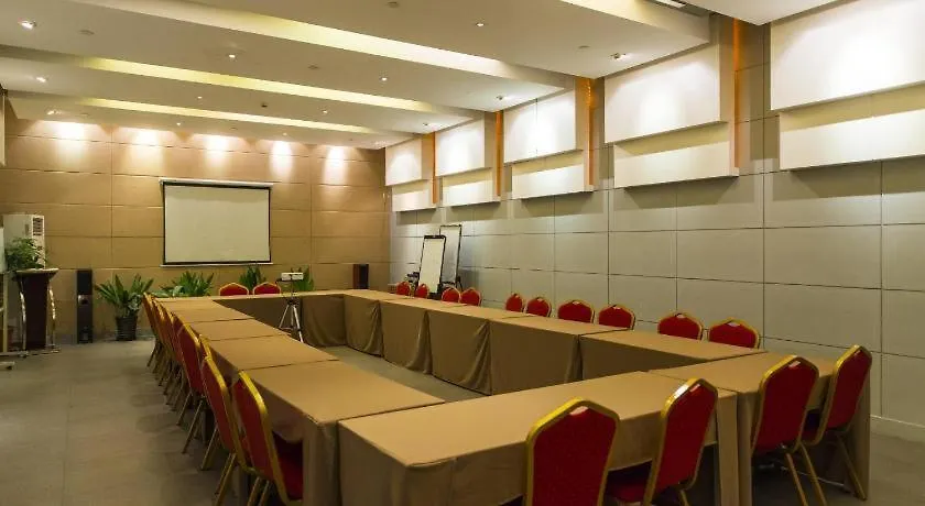 Jinjiang Inn Style Xinyang Railway Station Tianrun Plaza 2*, Xinyang (Henan)