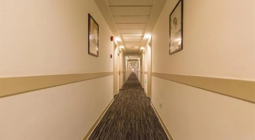 Jinjiang Inn Style Xinyang Railway Station Tianrun Plaza Hotel